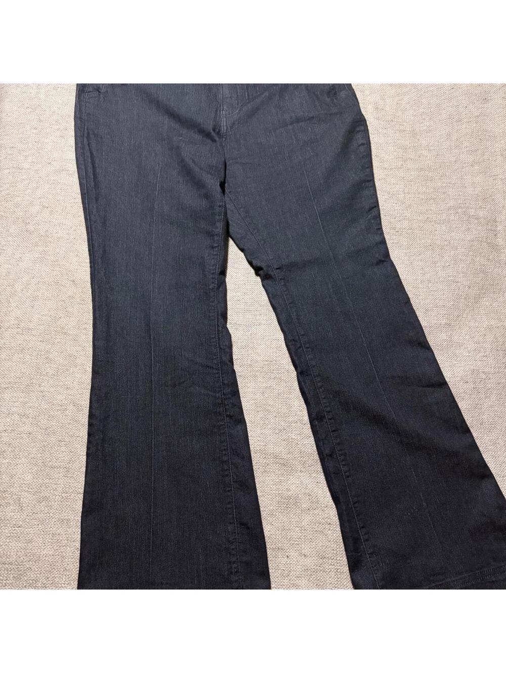 Designer Rachel Zoe flare jeans with signature gold buttons 💙